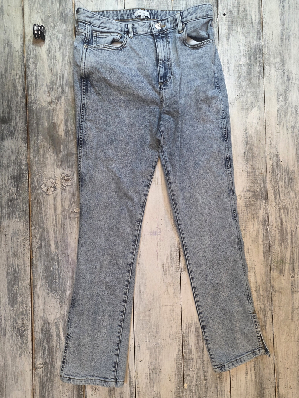 Gianni Bini Women's Light Blue Straight Leg Jeans with Split Hem At Ankles sz 31